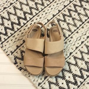 DR. SCHOLL’S soft pink heel sandals